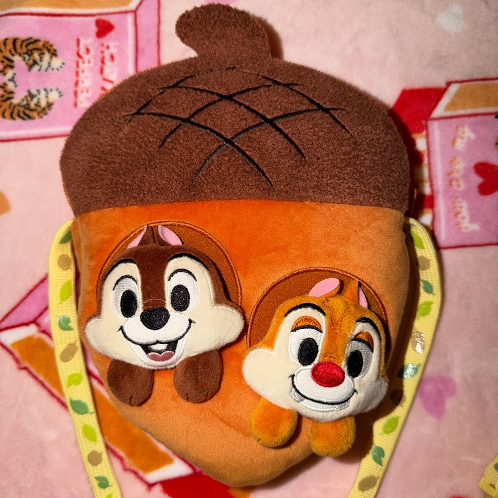 Tokyo Disney Resort Chip & Dale Acorn Plush Shoulder Bag 2023 Adjustable Strap - Picture 2 of 4